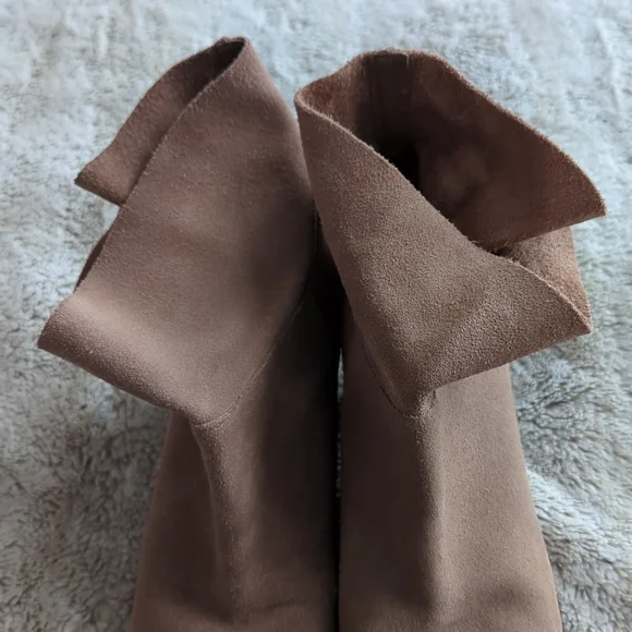 Franco Sarto Brown Suede Buckle Detailing Heeled Ankle Booties Size 8.5 - Picture 3 of 9